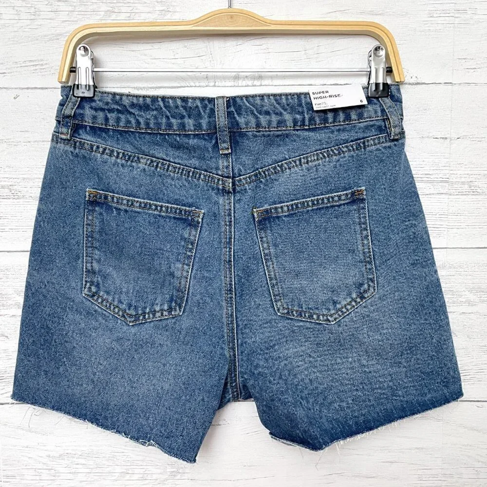 NEW Rue 21 Women's size 6 Jean Shorts Festival Shortie Super High Rise 90's Fit